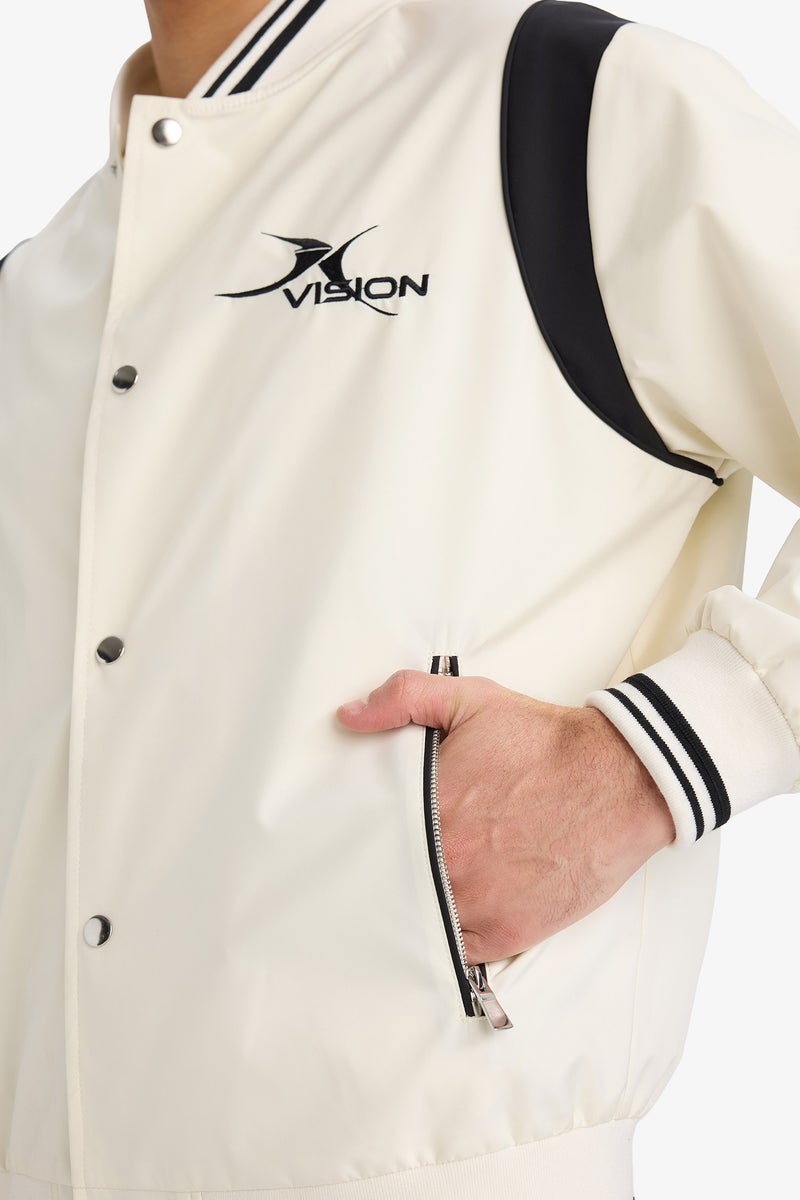 ديفاكتو جاكيت بومبر وتر بروف اوفر سايز بياقة كوليج - Image 4